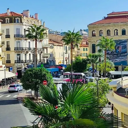 à Deux Pas Du Palais Des Festivals , Deux Pièces Dans Le Bas Du Quartier Historique Du Suquet à Appartamento