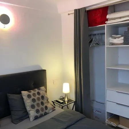 A Deux Pas Du Palais Des Festivals , Deux Pieces Dans Le Bas Du Quartier Historique Du Suquet A Apartamento *