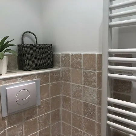 Appartement A Deux Pas Du Palais Des Festivals , Deux Pieces Dans Le Bas Du Quartier Historique Du Suquet A